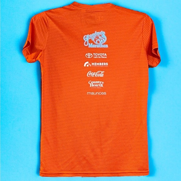 3/$15 Leslie Jordan William A. Irvine Running Shirt - Picture 2 of 5